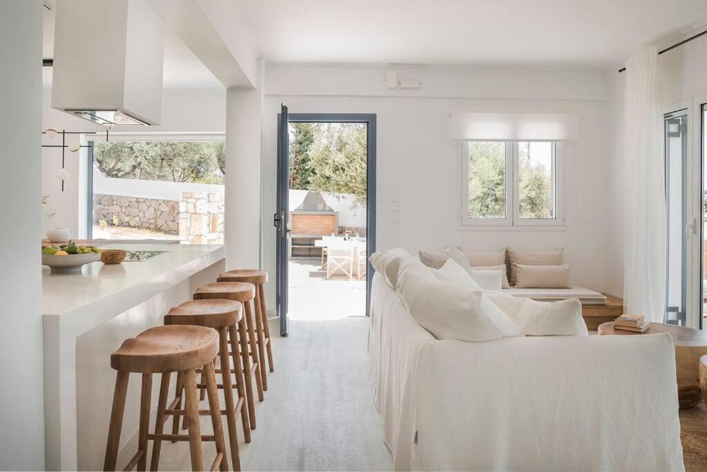 Lourdas White Villa 劳德哈塔 外观 照片