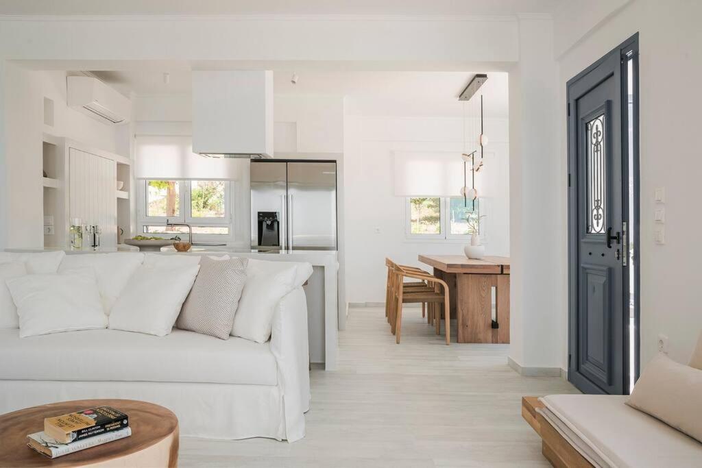 Lourdas White Villa 劳德哈塔 外观 照片